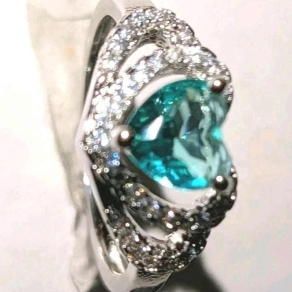 boutique elegant heart